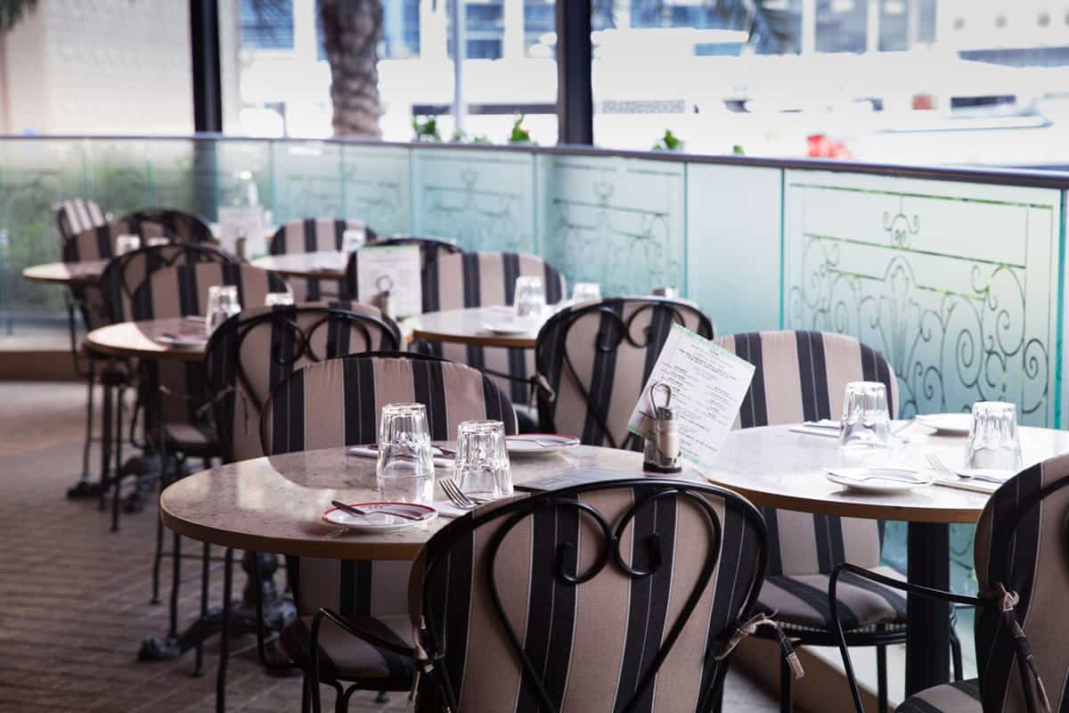 The Bistro des Arts terrace overlooking the Dubai Marina promenade
